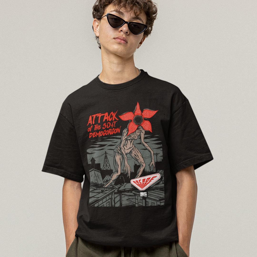 Футболка унисекс StRanger Things Attack Of The 50 ft Demogorgon 3XL Черный (0000012830)