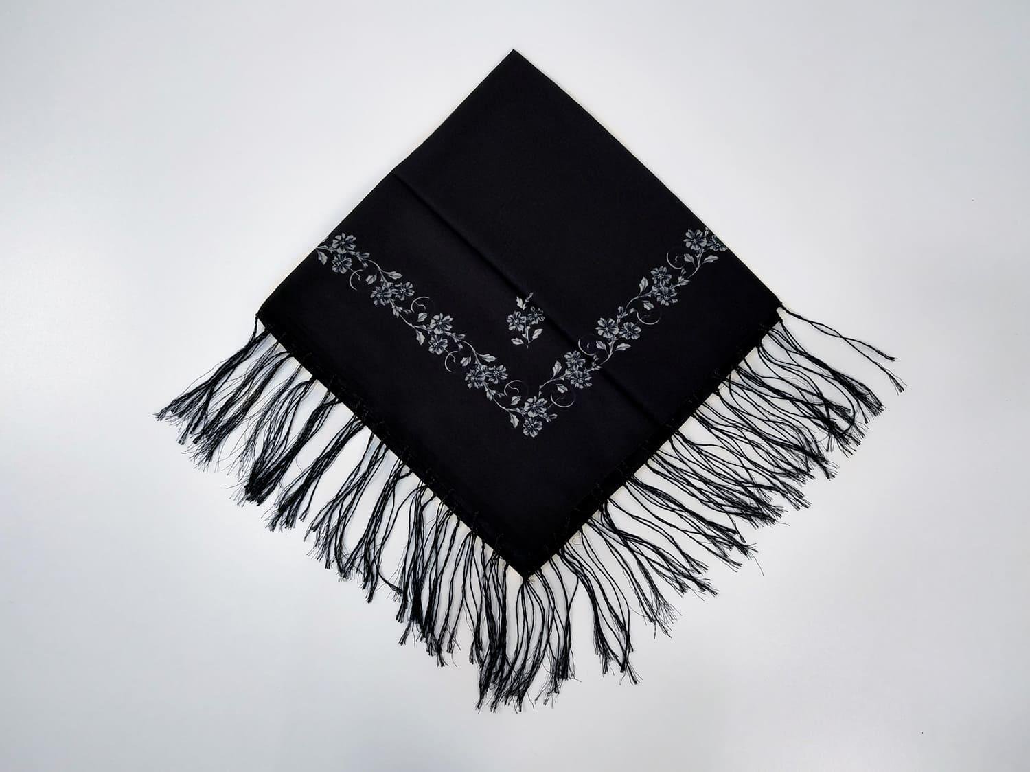 Платок с тороками Нить традиций 80x80 см Черно-белый (30314566)