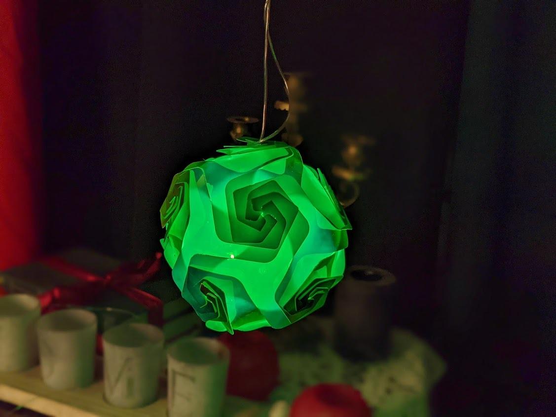 Светодиодная гирлянда бахрома «Космическая Роза» 3х1 м 40 LED от сети с переходником Зеленый