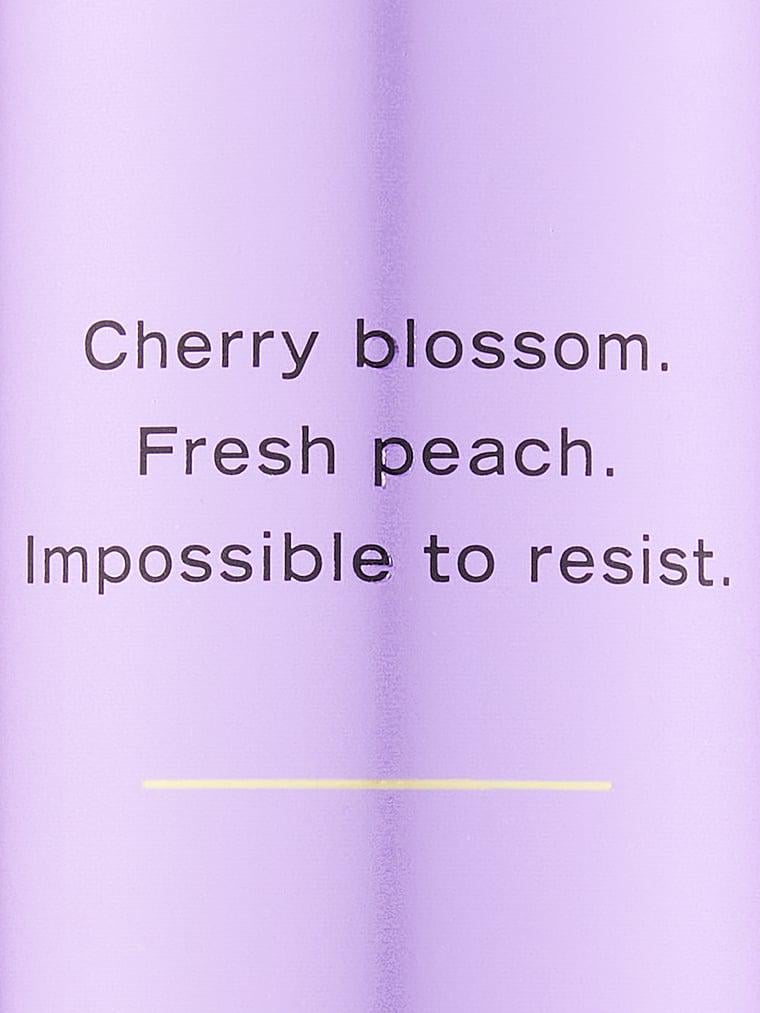 Спрей для тела Victoria's Secret Love Spell Fragrance Mist 250 мл (26468775) - фото 2 Спрей для тела Victoria's Secret Love Spell Fragrance Mist 250 мл (26468775) - фото 2