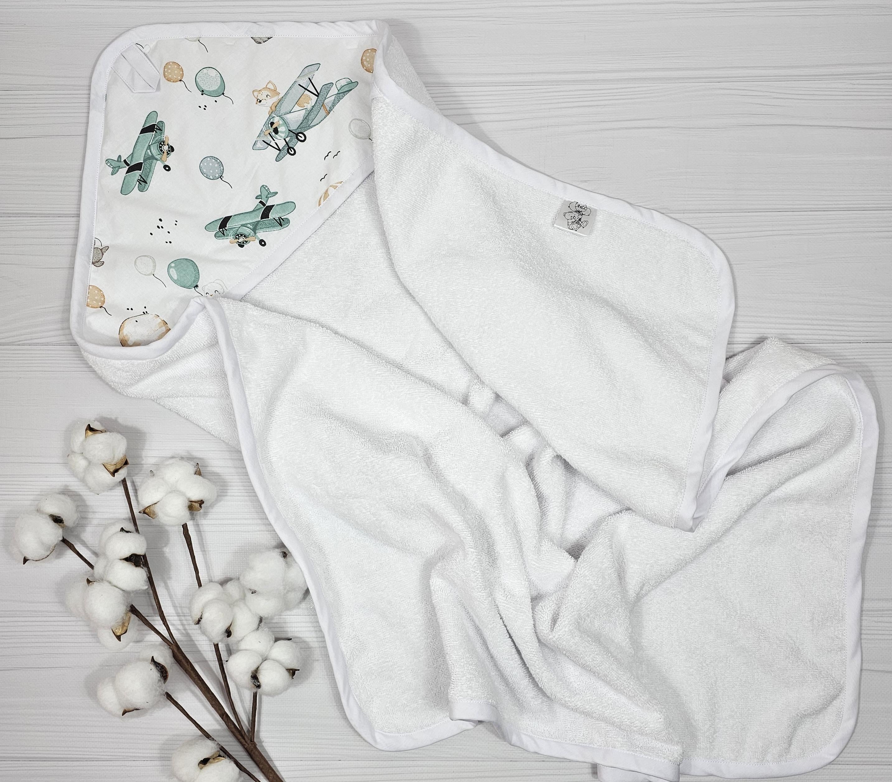 Рушник-куточок дитячий a.l.babybox Політ звірів 80х80 см Білий (26867158)
