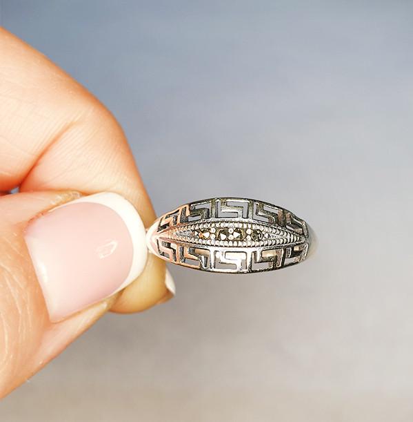 Кольцо серебряное с марказитом р. 18,5 2,61 г (1512984579)