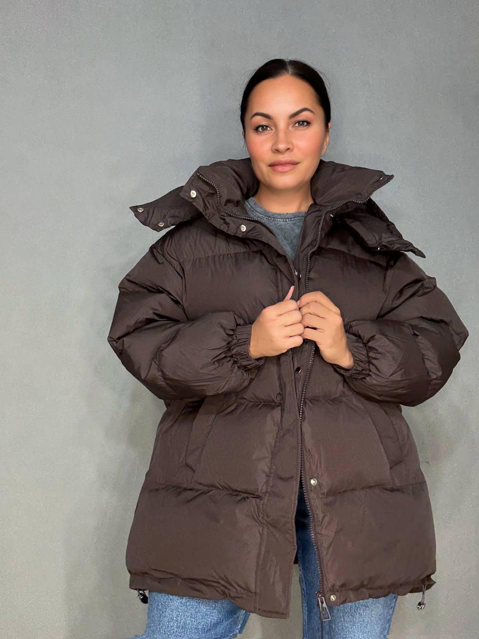 Куртка жіноча LADY YEP 10008 довга оверсайз пуффер з капюшоном р. 42 Коричневий (5512) - фото 9 Куртка жіноча LADY YEP 10008 довга оверсайз пуффер з капюшоном р. 42 Коричневий (5512) - фото 9