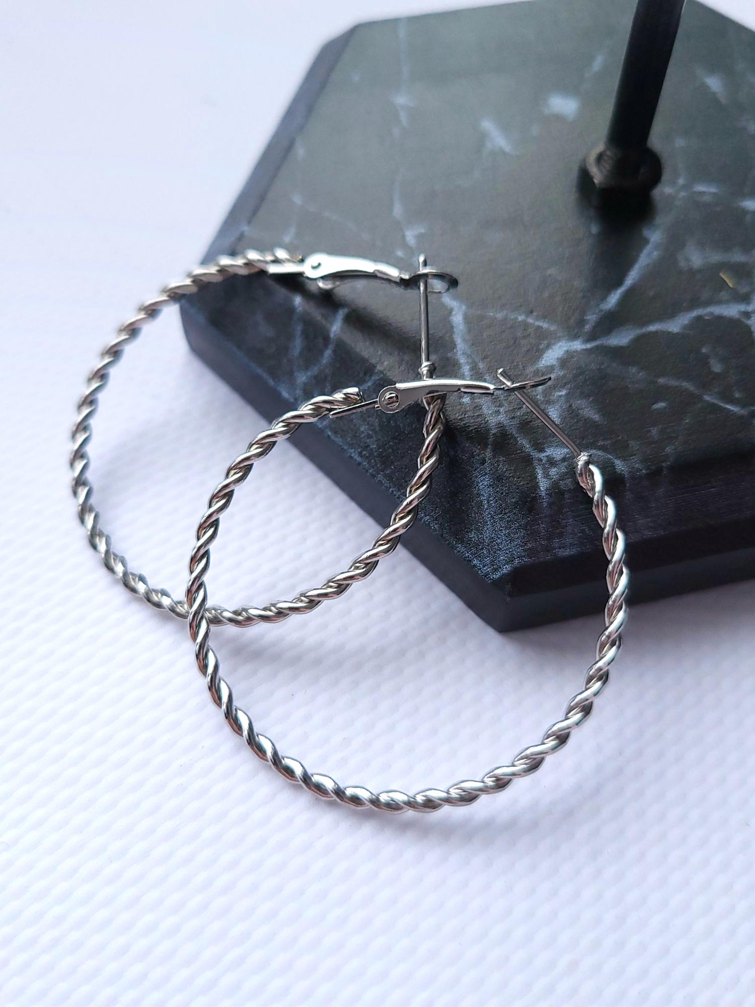 Серьги перекрученные кольца 4 см Серебристый (12938)