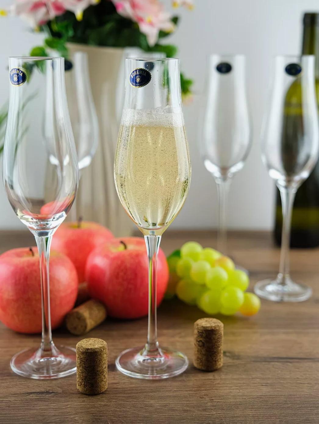 Набір келихів для шампанського Bohemia Limosa 1SI96/00000/200 200 мл 6 шт. (118825) - фото 2 Набір келихів для шампанського Bohemia Limosa 1SI96/00000/200 200 мл 6 шт. (118825) - фото 2