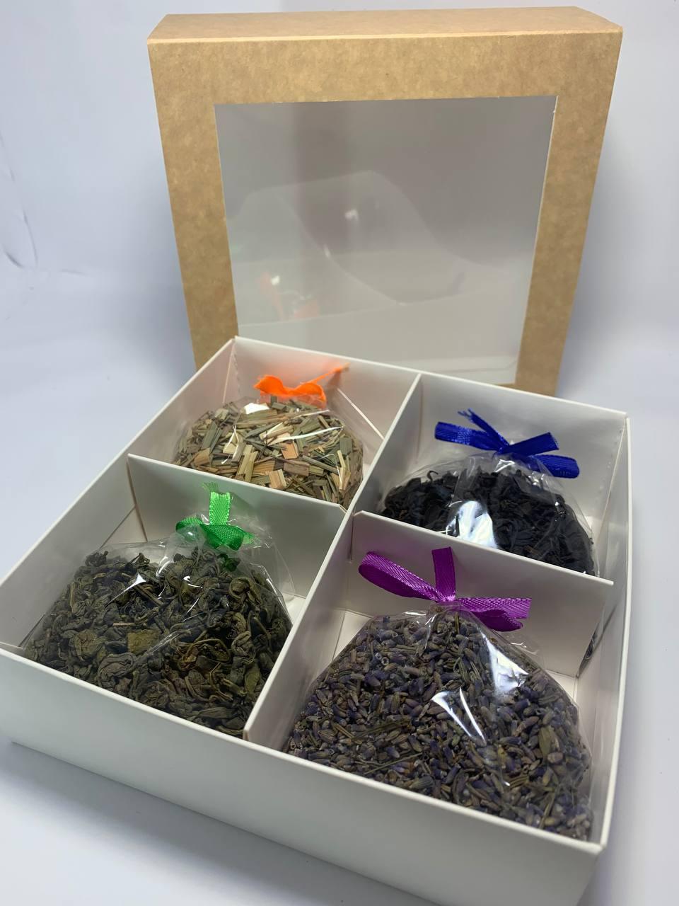 Подарунковий набір чаю в картонній коробці маленький (662)