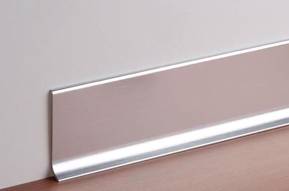 Плінтус накладний ProfiLuxе SVP-40W алюмінієвий 40 мм 2600 мм Білий (24284466) - фото 3 Плінтус накладний ProfiLuxе SVP-40W алюмінієвий 40 мм 2600 мм Білий (24284466) - фото 3