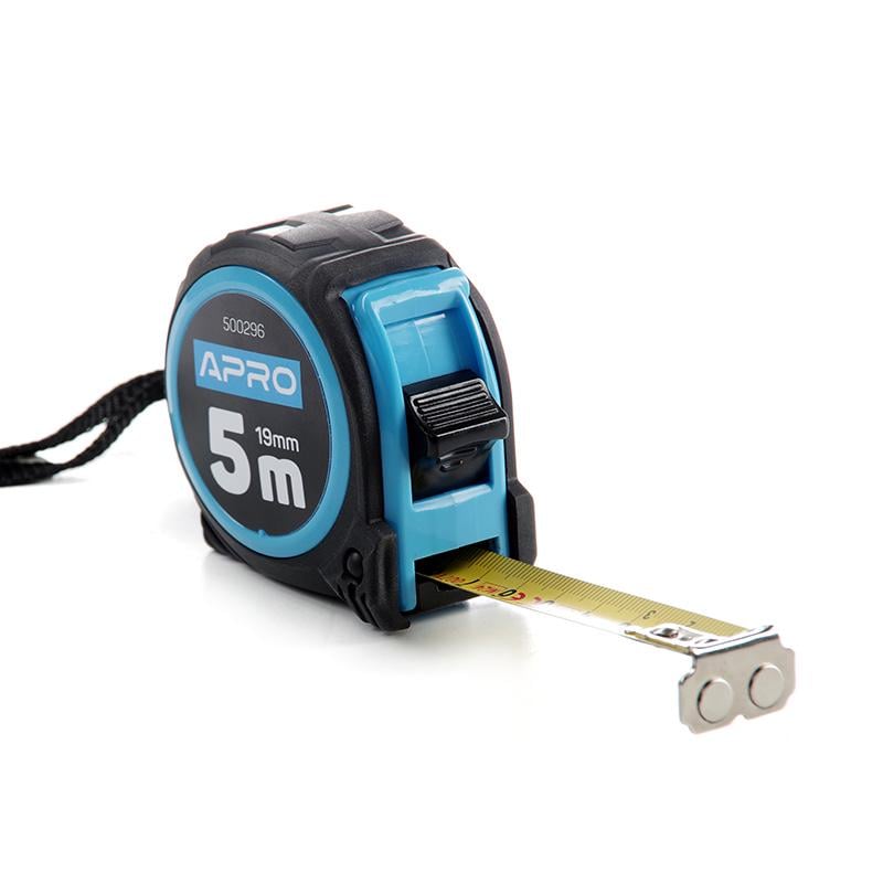 Рулетка прорезиненная Apro с магнитом 5 м х 19 мм (500296)