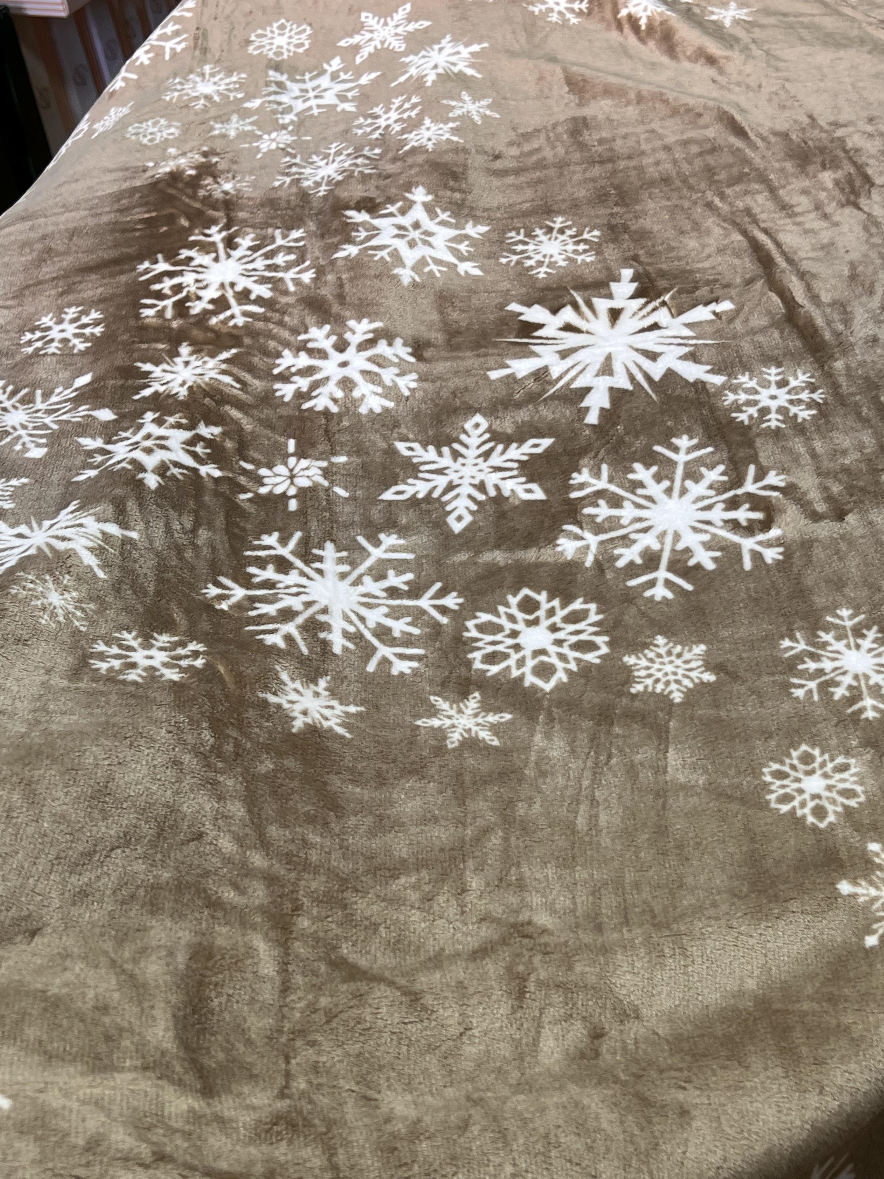 Плед теплий зі сніжинками новорічний 200х215 см Бежевий (2342663450) - фото 5