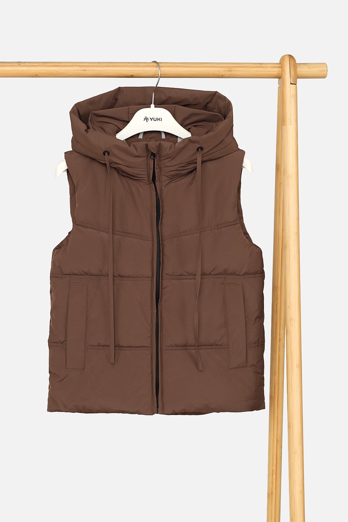 Жилет утепленный для девочки 152 см Кофейный (SKT001041099)