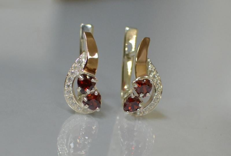 Серебряные серьги Sil с сердцами 112s-8 Гранат (Sil-902)