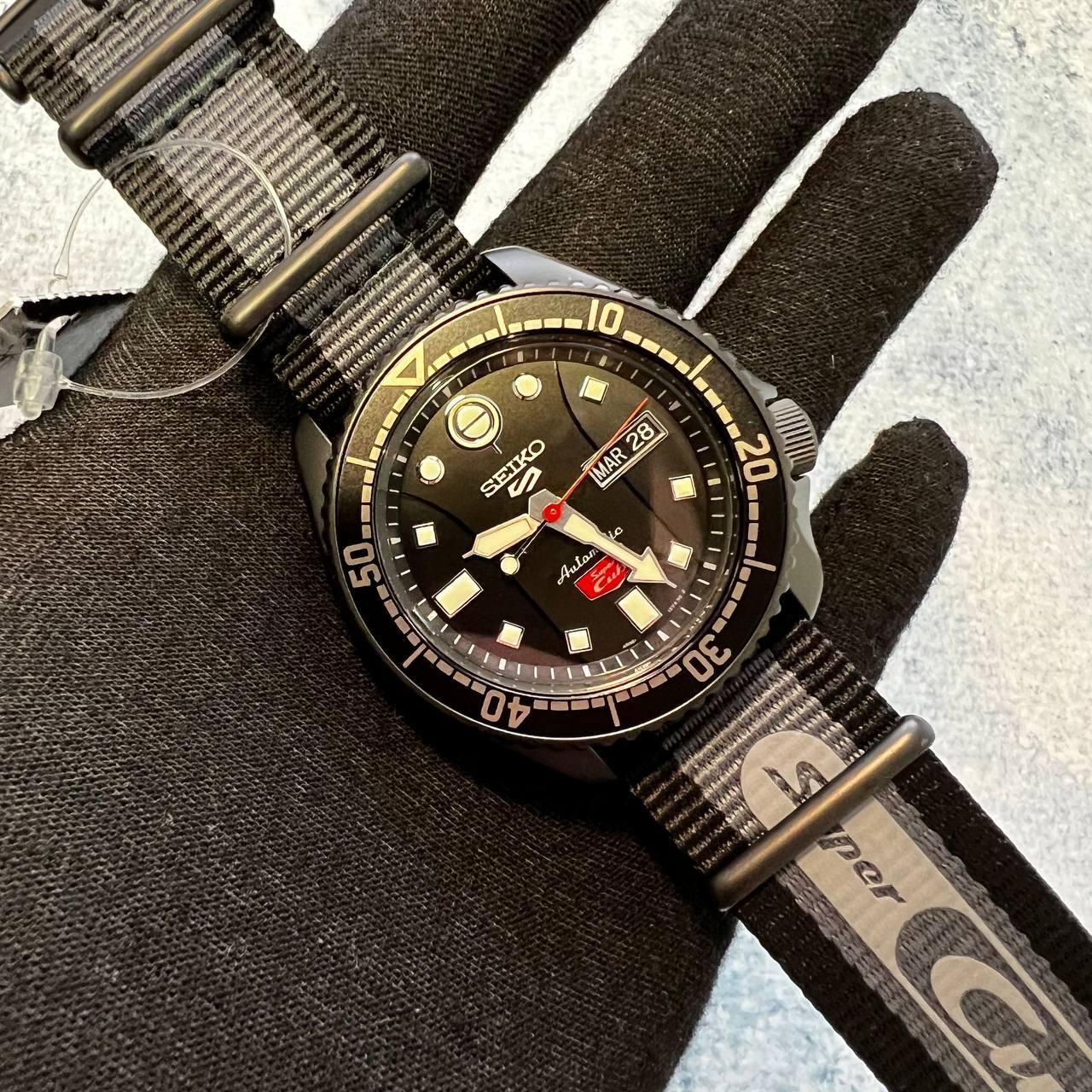 Наручные часы мужские Seiko 5 Sports SRPJ75 Honda Super Cub Limited Edition (1700799410) - фото 2 Наручные часы мужские Seiko 5 Sports SRPJ75 Honda Super Cub Limited Edition (1700799410) - фото 2