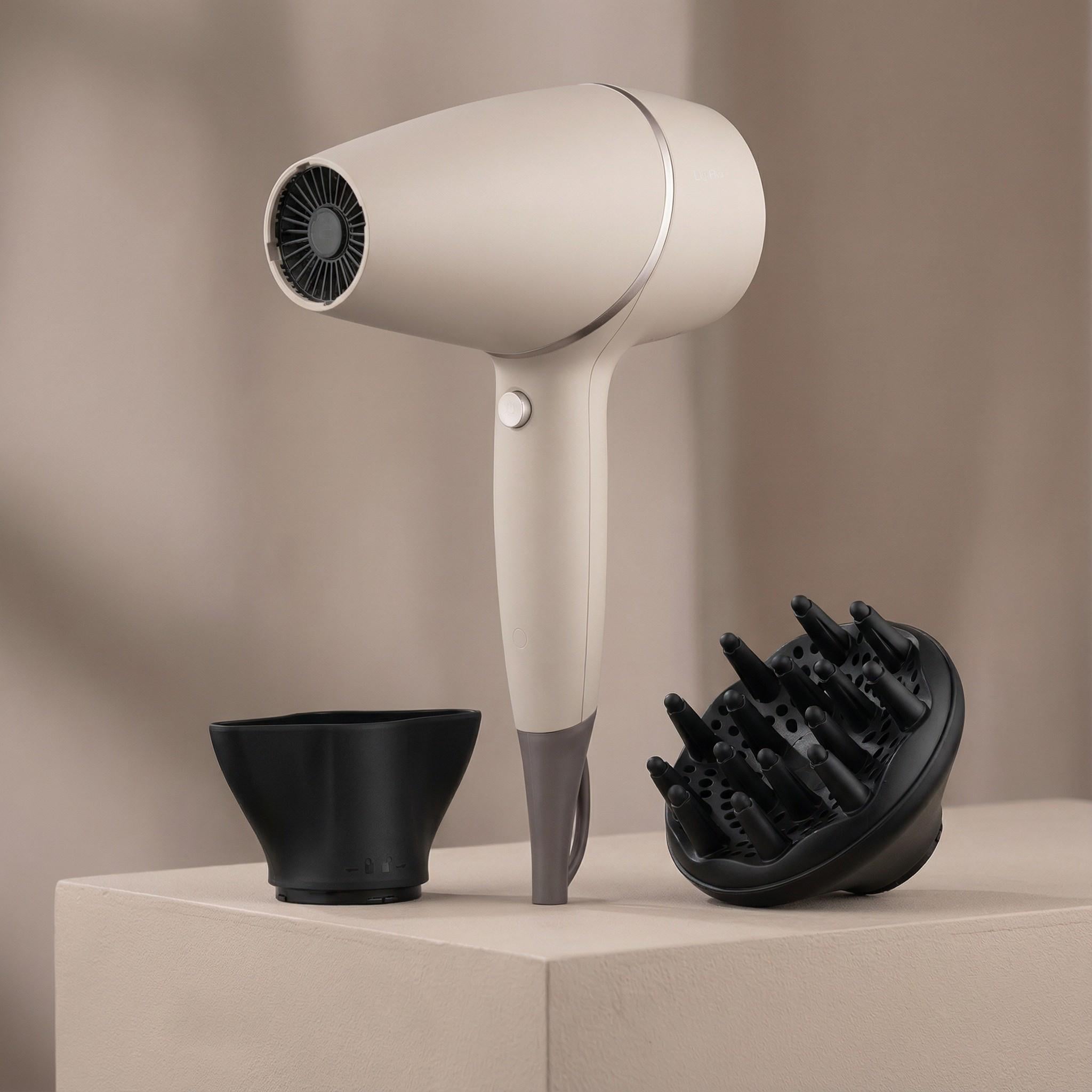 Фен для волос с концентратором и диффузором с ионизацией и холодным обдувом 3 режима скорости 3 температуры 1750-2100 Вт Бежевый (HD-Y701PERL1)