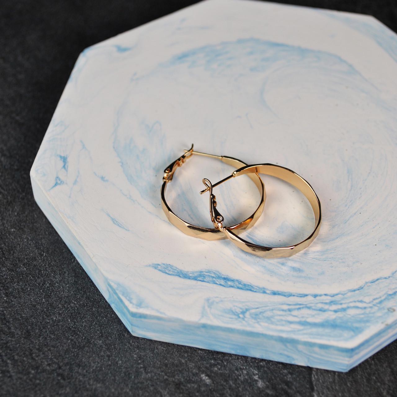 Сережки с гранями кольца конго медицинская сталь позолота 3 см (x003-2) - фото 3 Сережки с гранями кольца конго медицинская сталь позолота 3 см (x003-2) - фото 3