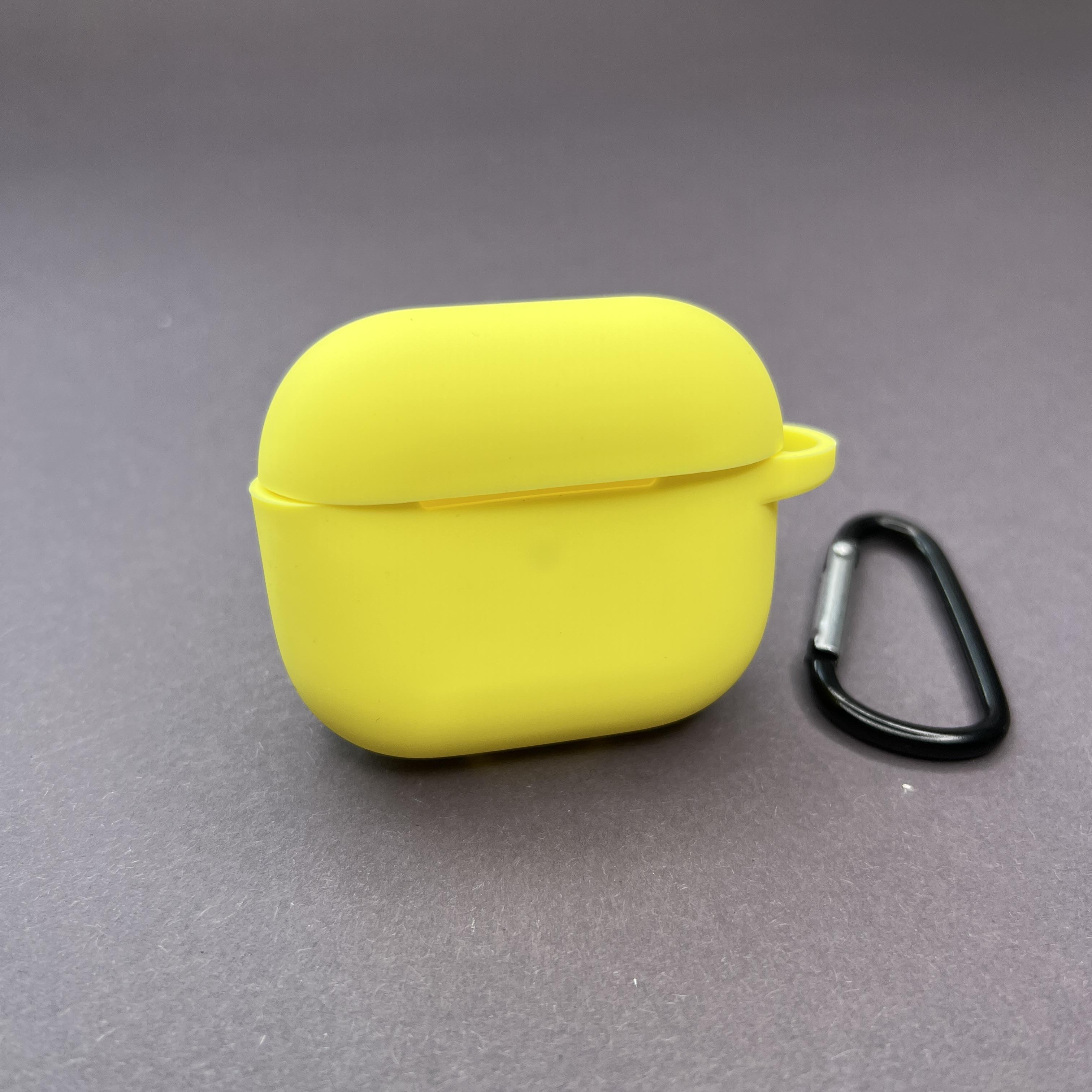 Чехол силиконовый противоударный для Apple Airpods 3 с карабином