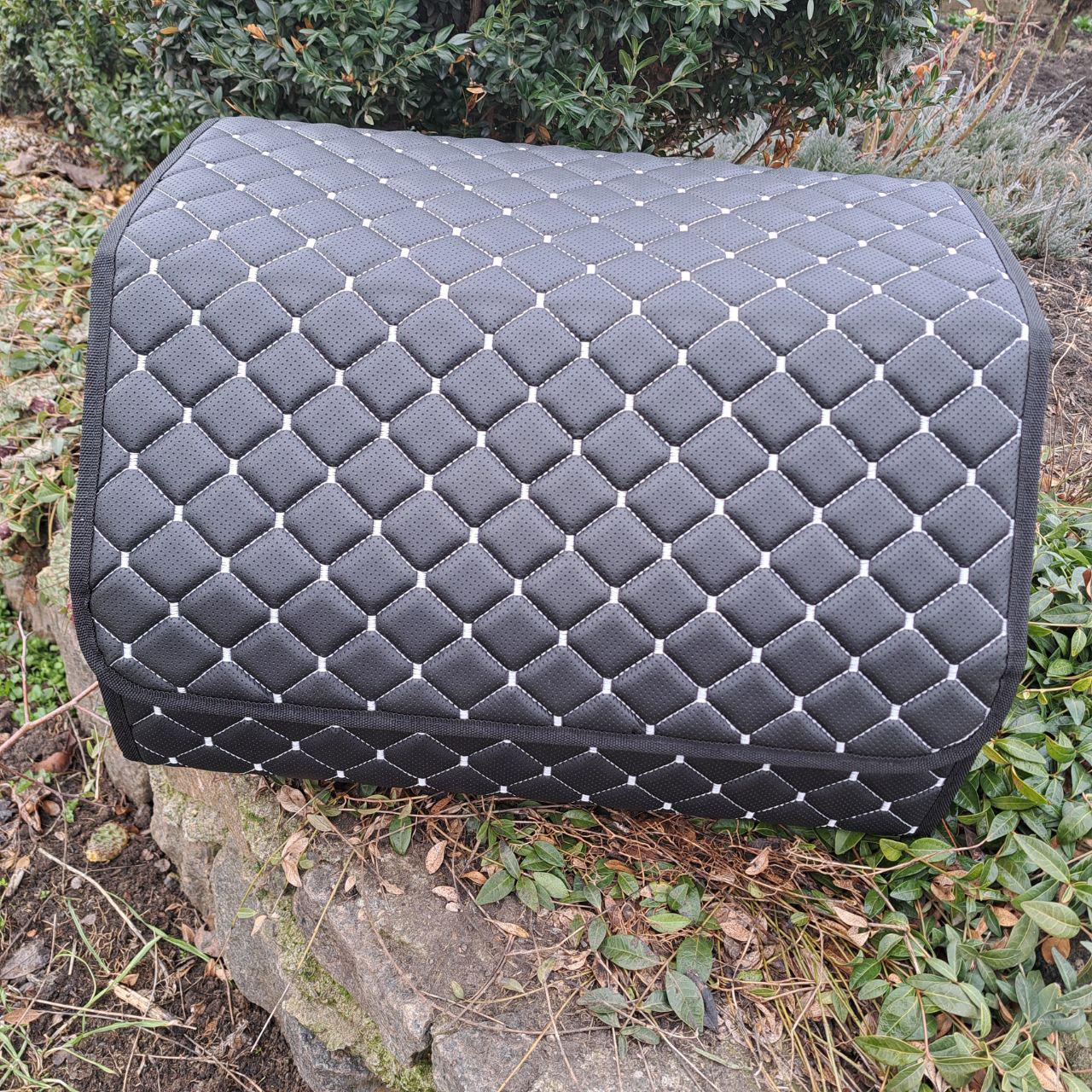 Органайзер автомобильный в багажник с перфорированной эко-кожи M 50x30x30 см Черный с белым (54f2b5c2) Органайзер автомобильный в багажник с перфорированной эко-кожи M 50x30x30 см Черный с белым (54f2b5c2)