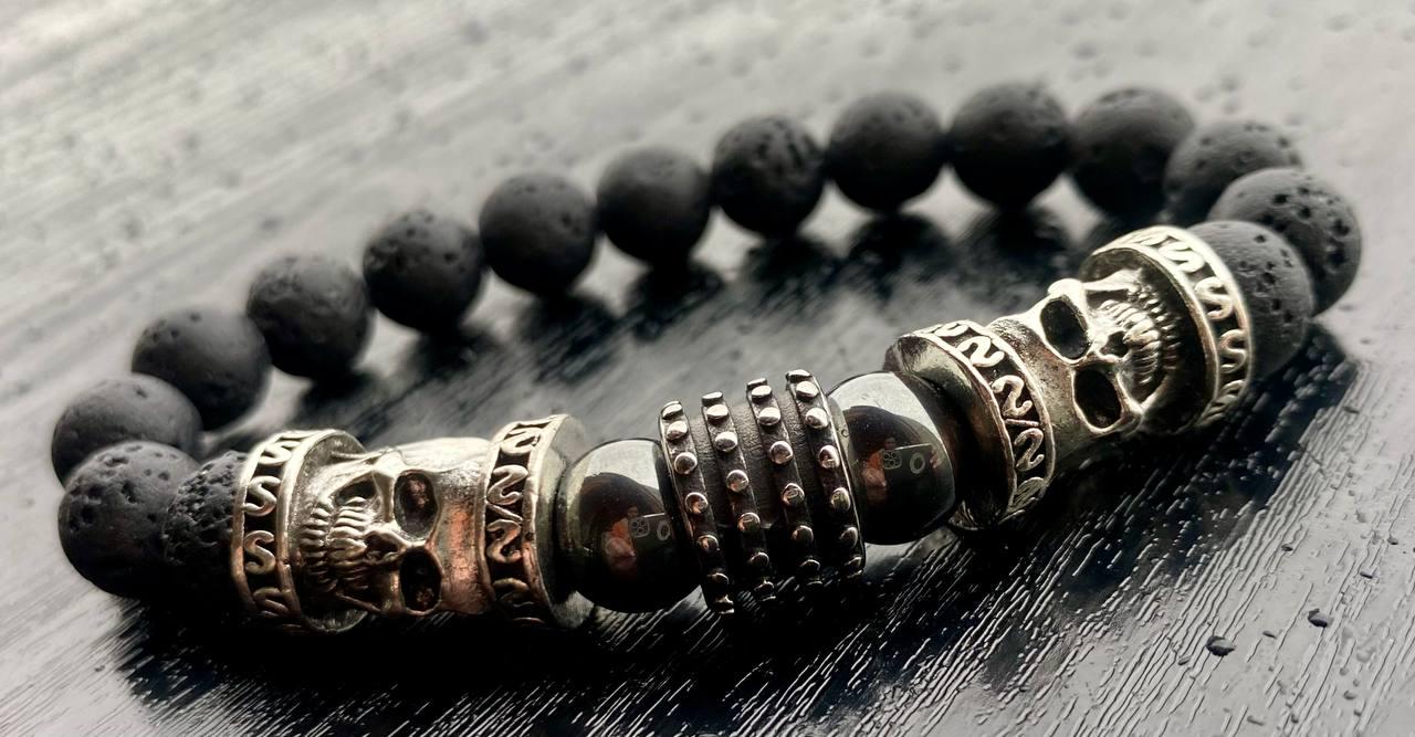 Браслет LITAURS натуральный камень гематит/лавовый камень с металлическими вставками L 18-21 см (241206-1)