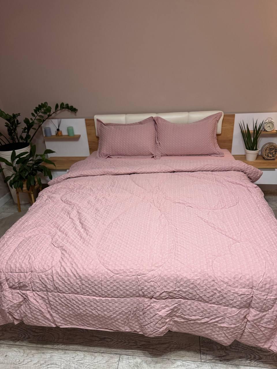 Постільна білизна з ковдрою сатин євро 200х230 см наволочки 50х70 см 2 шт. Рожевий (Д-Al-sat-kovdra-001-01) - фото 2 Постільна білизна з ковдрою сатин євро 200х230 см наволочки 50х70 см 2 шт. Рожевий (Д-Al-sat-kovdra-001-01) - фото 2