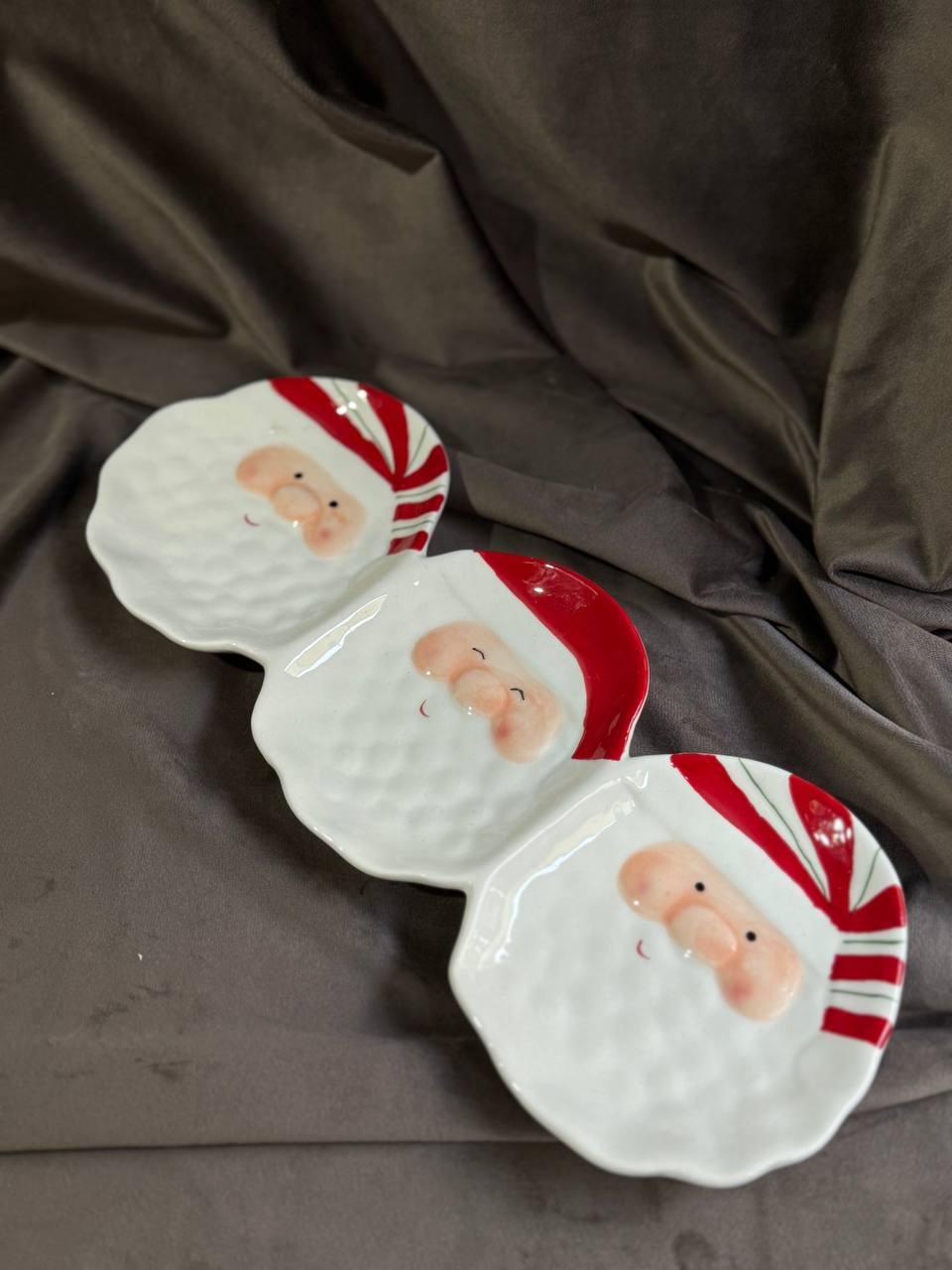Менажница новогодняя YIWU Santa Claus фарфоровая на 3 секции 33,5х12,5 см (CR-1-33)