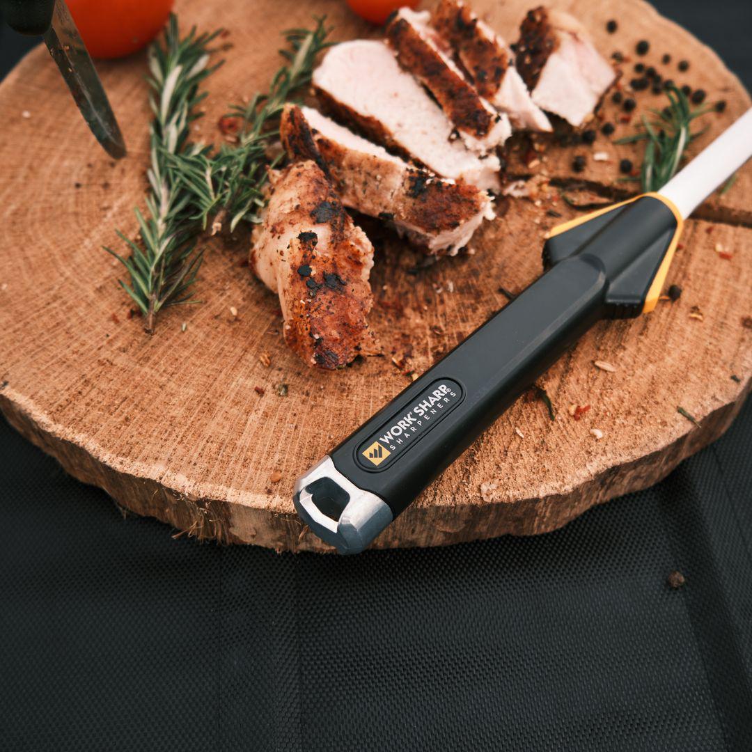 Мусат для заточки кухонных ножей Work Sharp Ceramic Kitchen Honing Rod керамический Черный с белым (14-79-WSKTNCHR-I) - фото 8 Мусат для заточки кухонных ножей Work Sharp Ceramic Kitchen Honing Rod керамический Черный с белым (14-79-WSKTNCHR-I) - фото 8