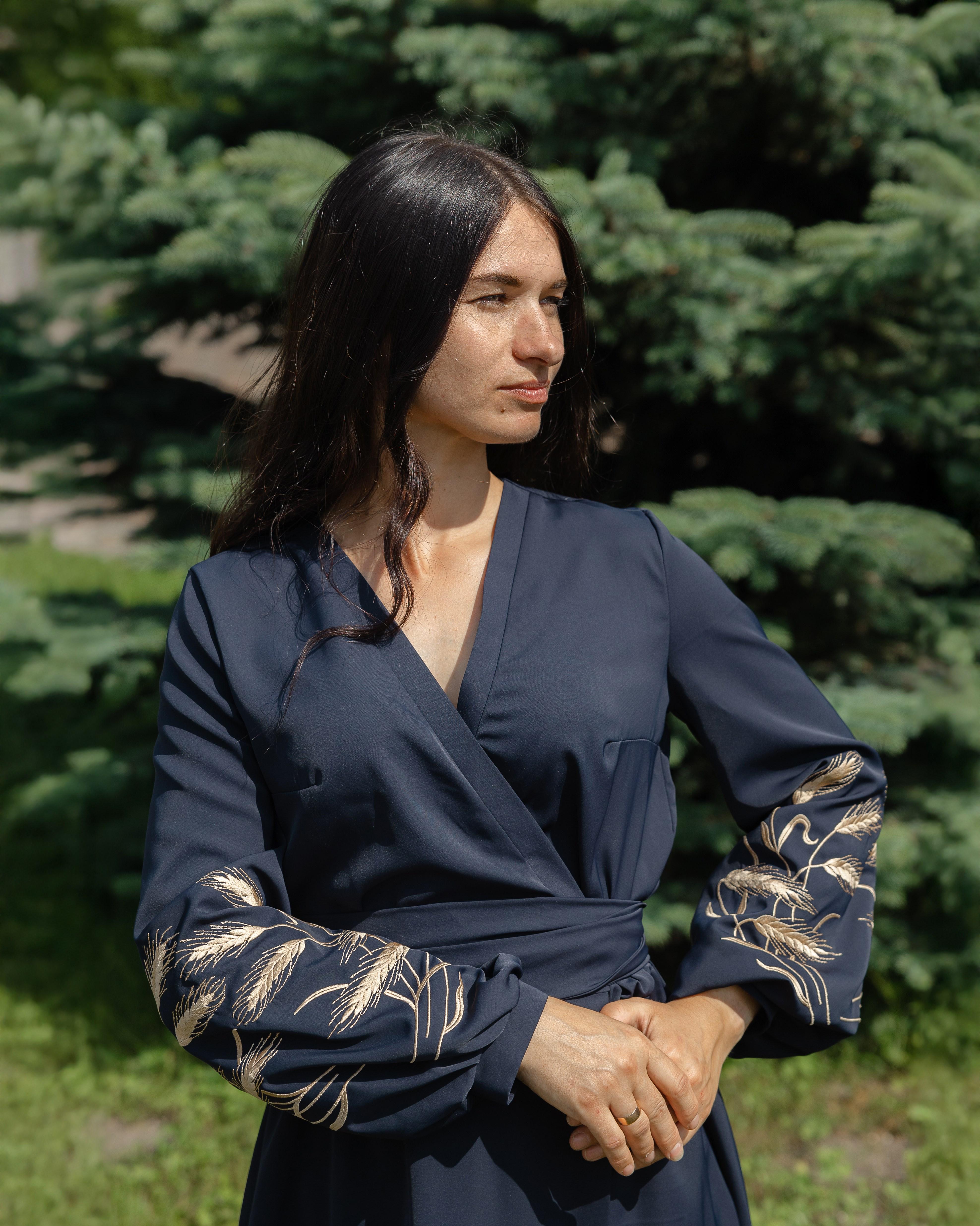 Платье с вышивкой на рукавах Элегия L (0002210-L) - фото 5 Платье с вышивкой на рукавах Элегия L (0002210-L) - фото 5