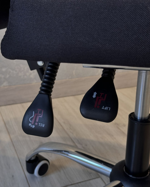 Офисное кресло BOSS КО22 VIP с массажной подушкой/с подножкой Черный (17207) - фото 7 Офисное кресло BOSS КО22 VIP с массажной подушкой/с подножкой Черный (17207) - фото 7