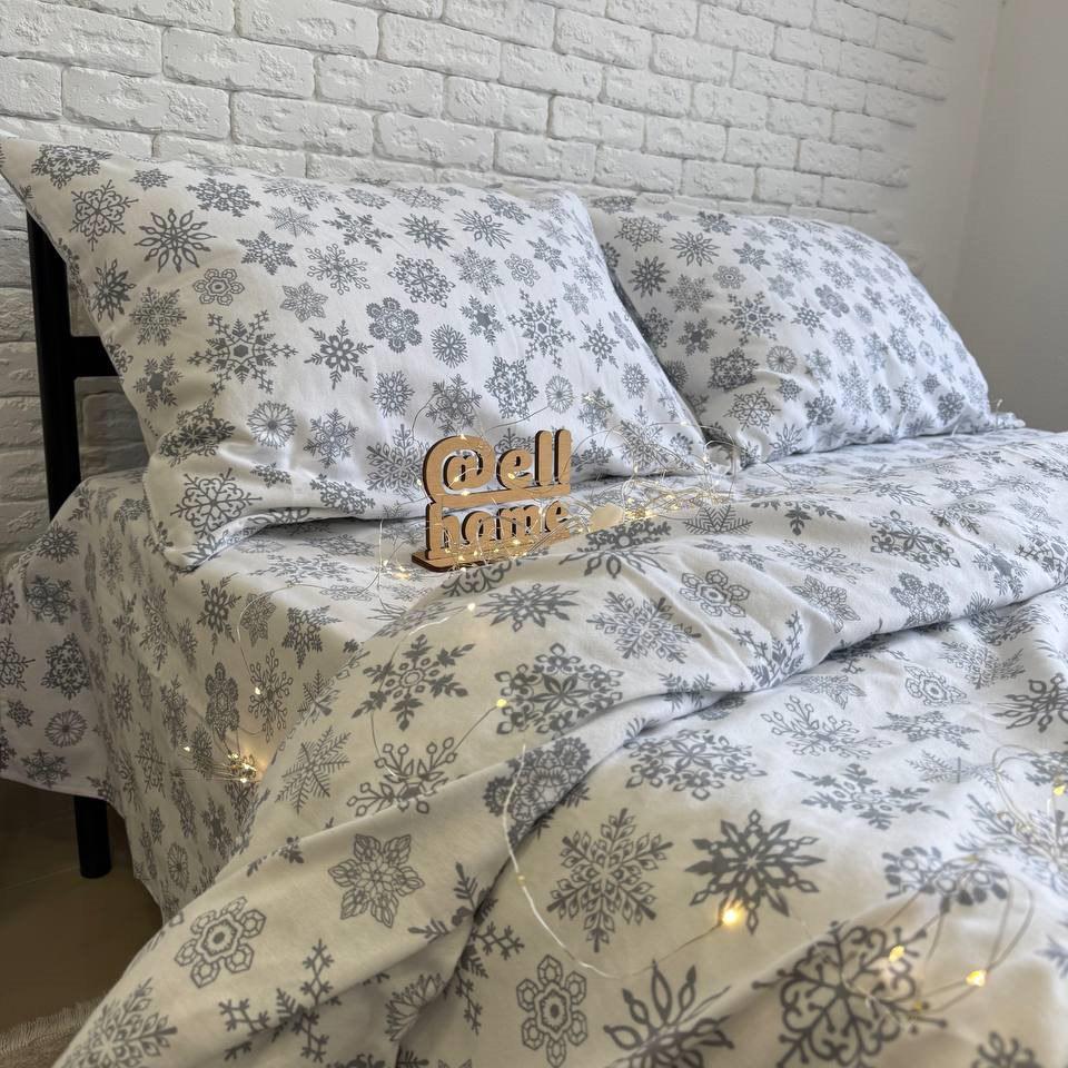 Комплект постельного белья Ell Home Снежинки фланель семейный наволочки 50x70 см/70x70 см Белый (29288995) - фото 3 Комплект постельного белья Ell Home Снежинки фланель семейный наволочки 50x70 см/70x70 см Белый (29288995) - фото 3