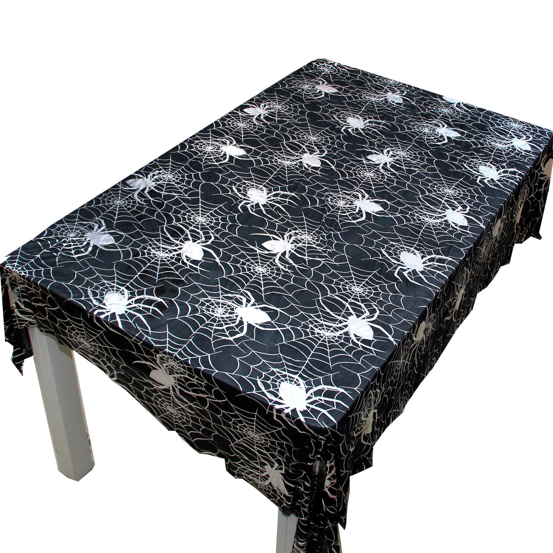Скатертина на Хелловін Павутина з павуками 140x100 см Чорно-сріблястий (29710567) Скатертина на Хелловін Павутина з павуками 140x100 см Чорно-сріблястий (29710567)