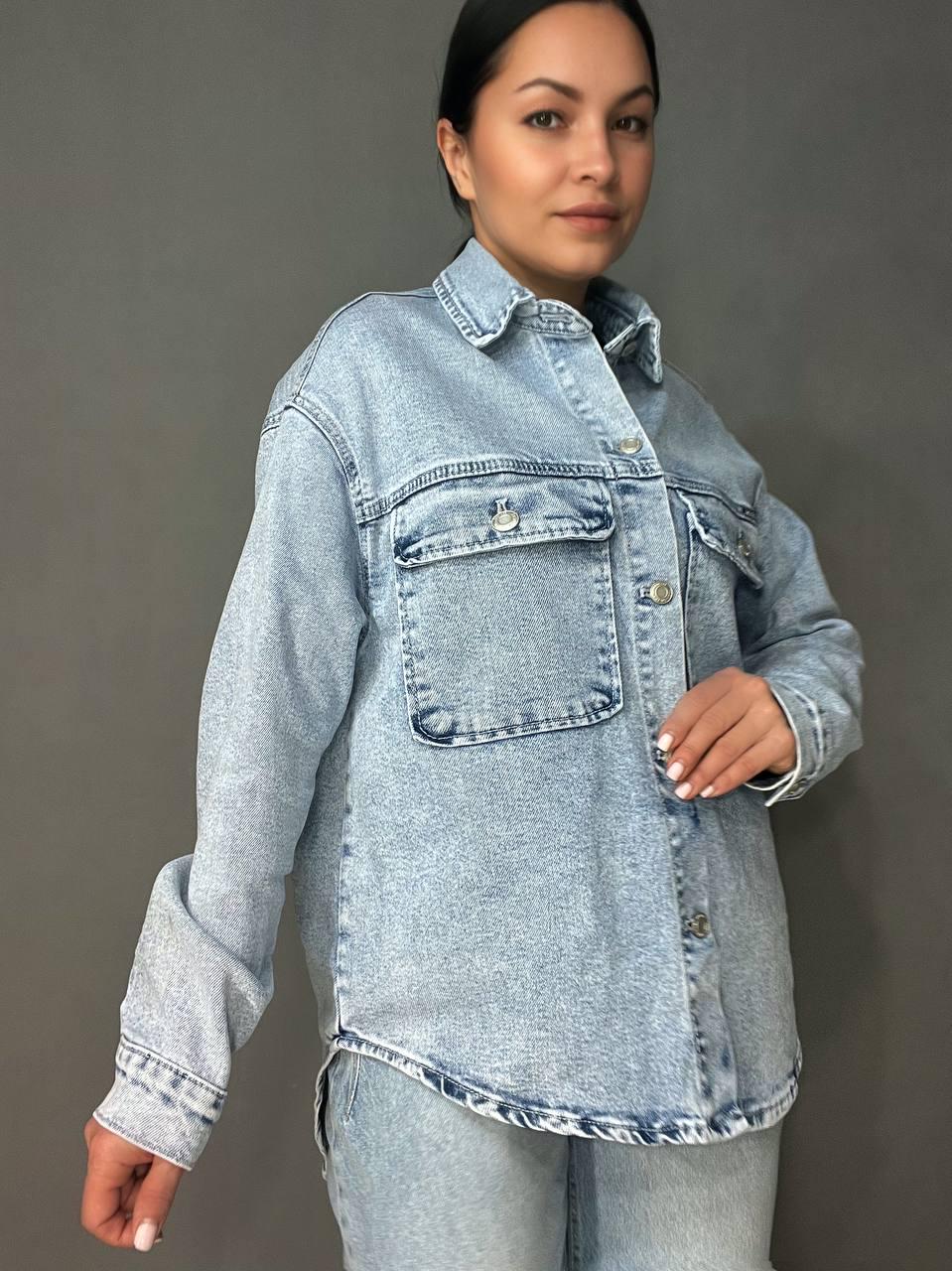 Сорочка жіноча джинсова DNL 510 оверсайз вільний крій накладені кишені на ґудзиках L Блакитний (3940) - фото 8