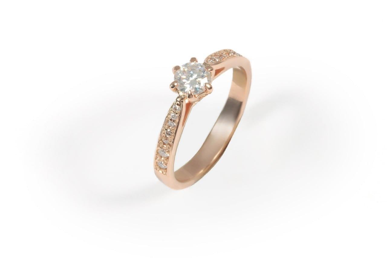 Кольцо из красного золота с муассанитами K-0385 р. 17 (2364362440) Кольцо из красного золота с муассанитами K-0385 р. 17 (2364362440)