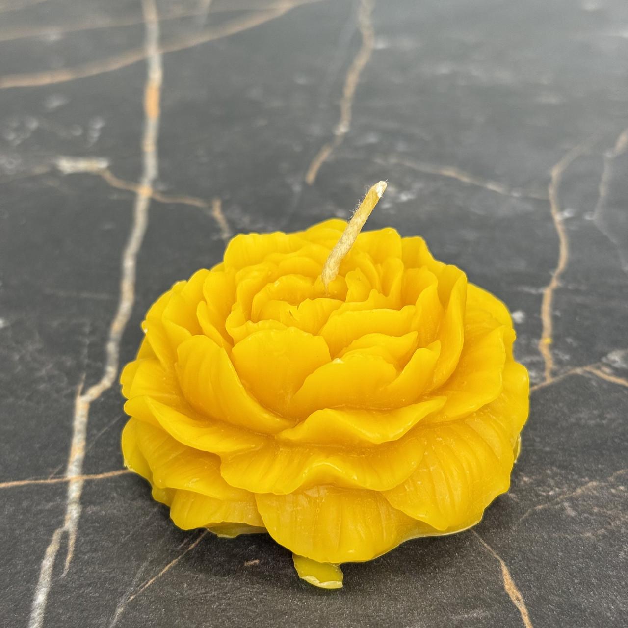 Свічка фігурна Півонія з натурального бджолиного воску декоративна на подарунок ручна робота 70х35 мм