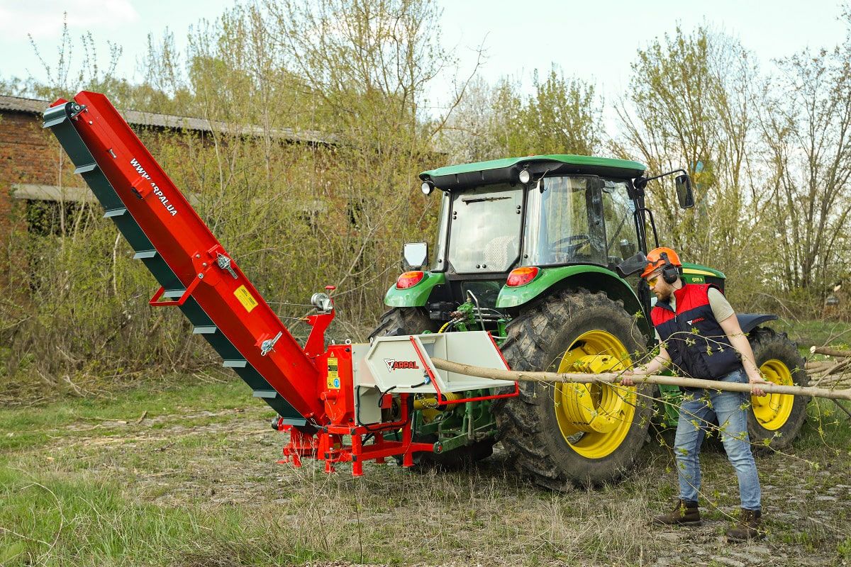 Подрібнювач гілок Arpal на дрова до трактора (АМ-120ТР-К) - фото 16 Подрібнювач гілок Arpal на дрова до трактора (АМ-120ТР-К) - фото 16