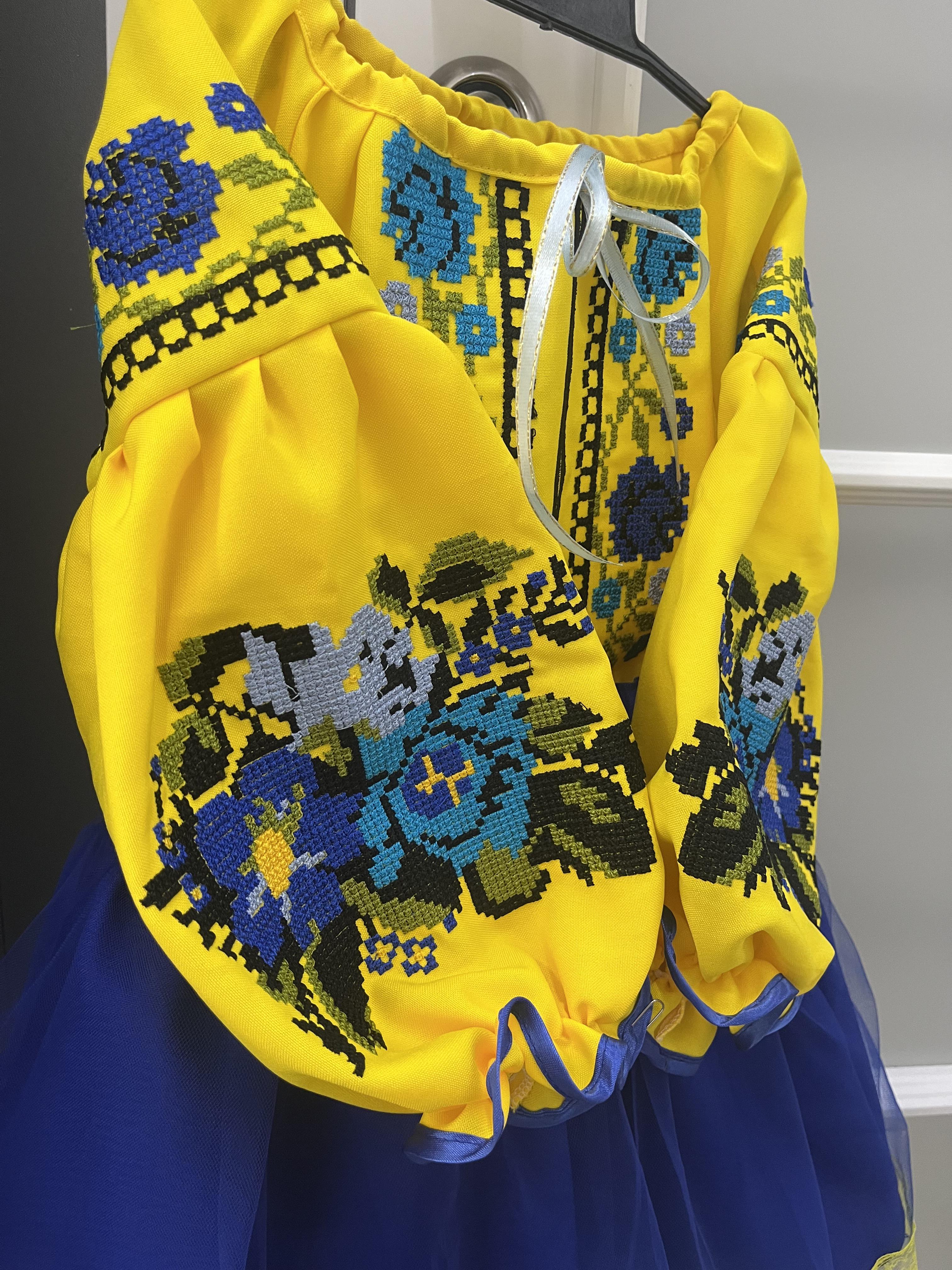 Костюм вишиванка для дівчинки Квітковий 134-140 см Жовто-синій - фото 7 Костюм вишиванка для дівчинки Квітковий 134-140 см Жовто-синій - фото 7