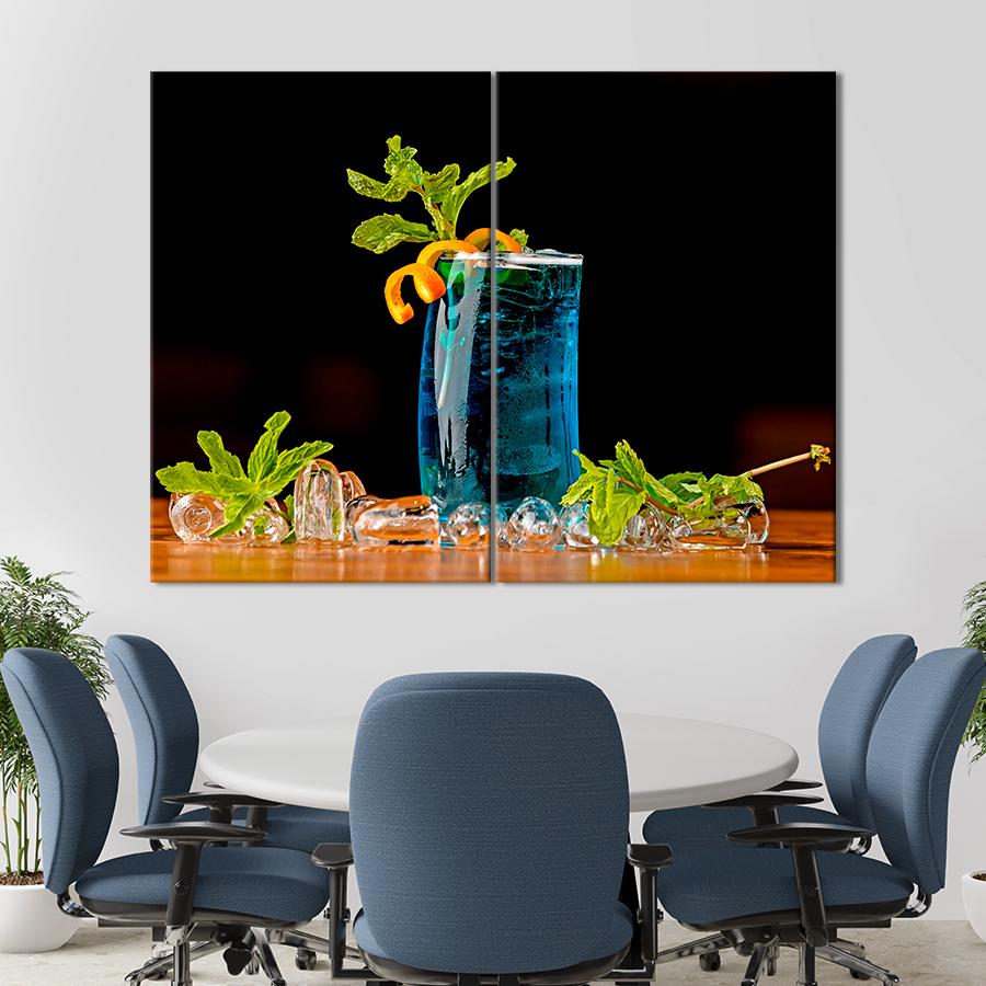 Настенний декор Яркий коктейль Голубая лагуна на чёрном фоне 165x122 см (A252-2)