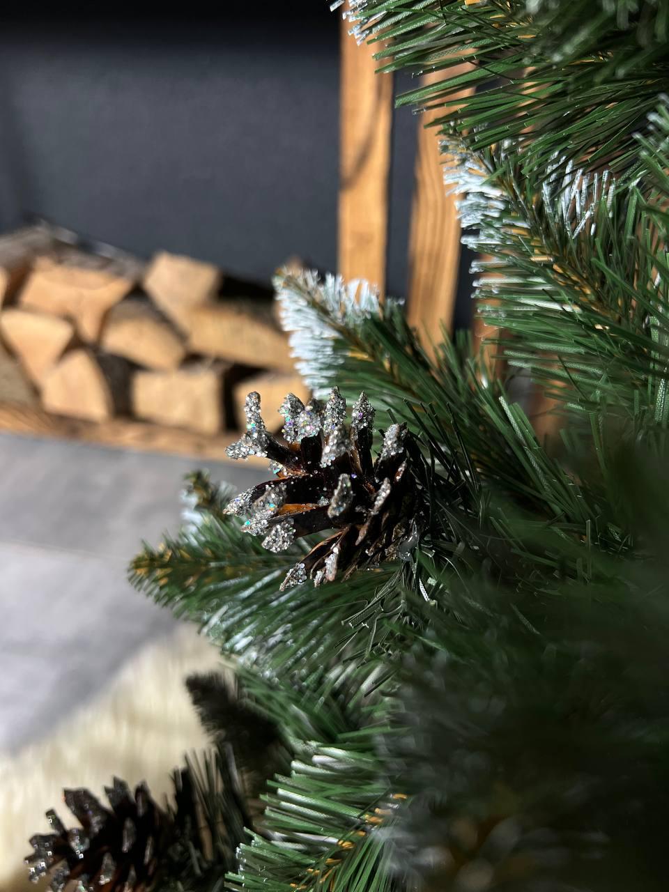 Искусственная елка заснеженная Элитная с шишками и калиной 1,7 м Зеленый (YA678200) - фото 6 Искусственная елка заснеженная Элитная с шишками и калиной 1,7 м Зеленый (YA678200) - фото 6