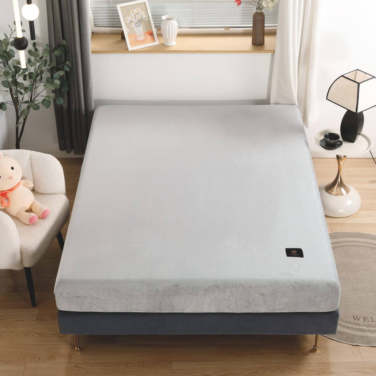 Велюрова простинь на резинці 160x200/25 см Сірий - фото 1 Велюрова простинь на резинці 160x200/25 см Сірий - фото 1