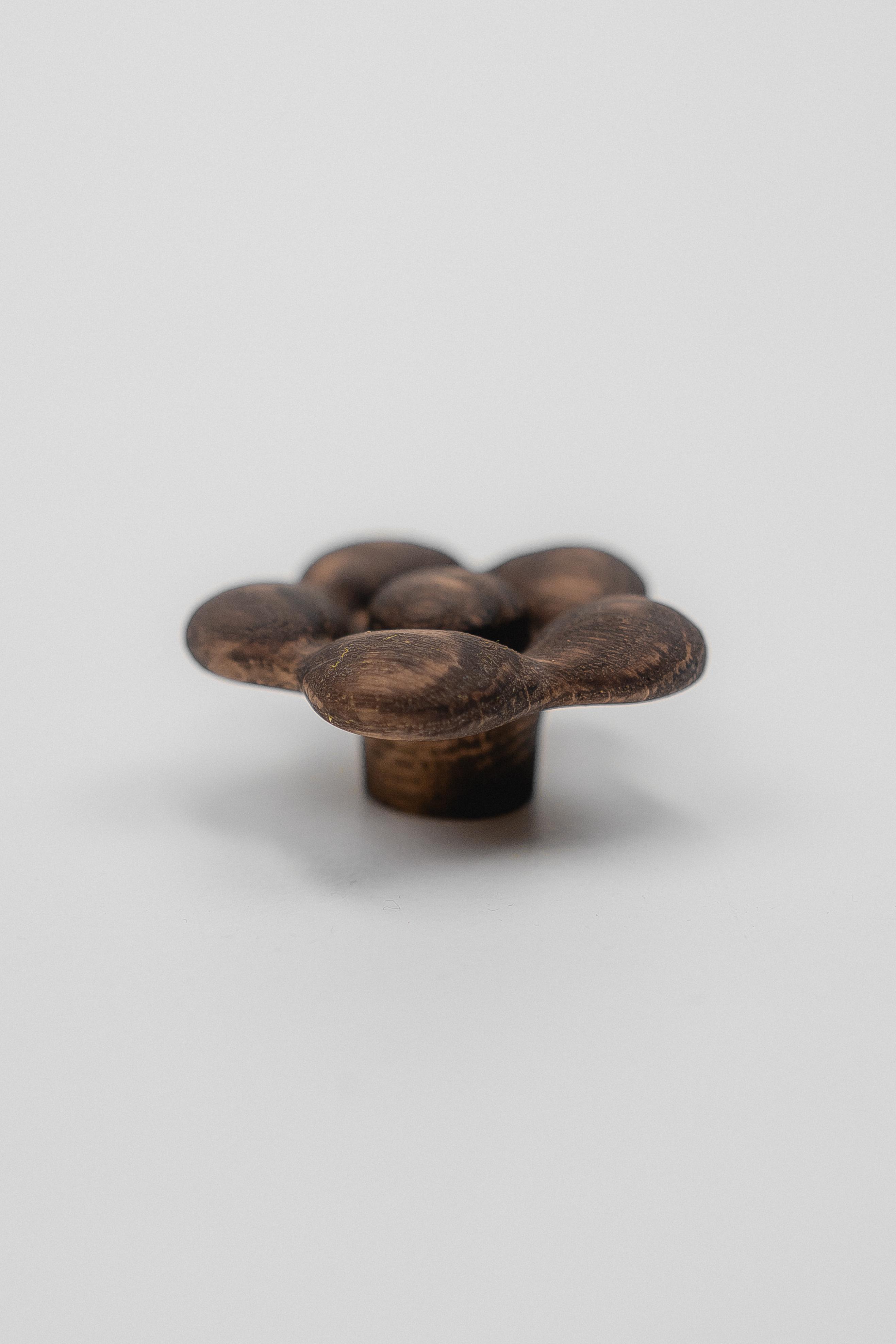 Ручка мебельная деревянная Flower 55 мм Дуб Brown (33968566)