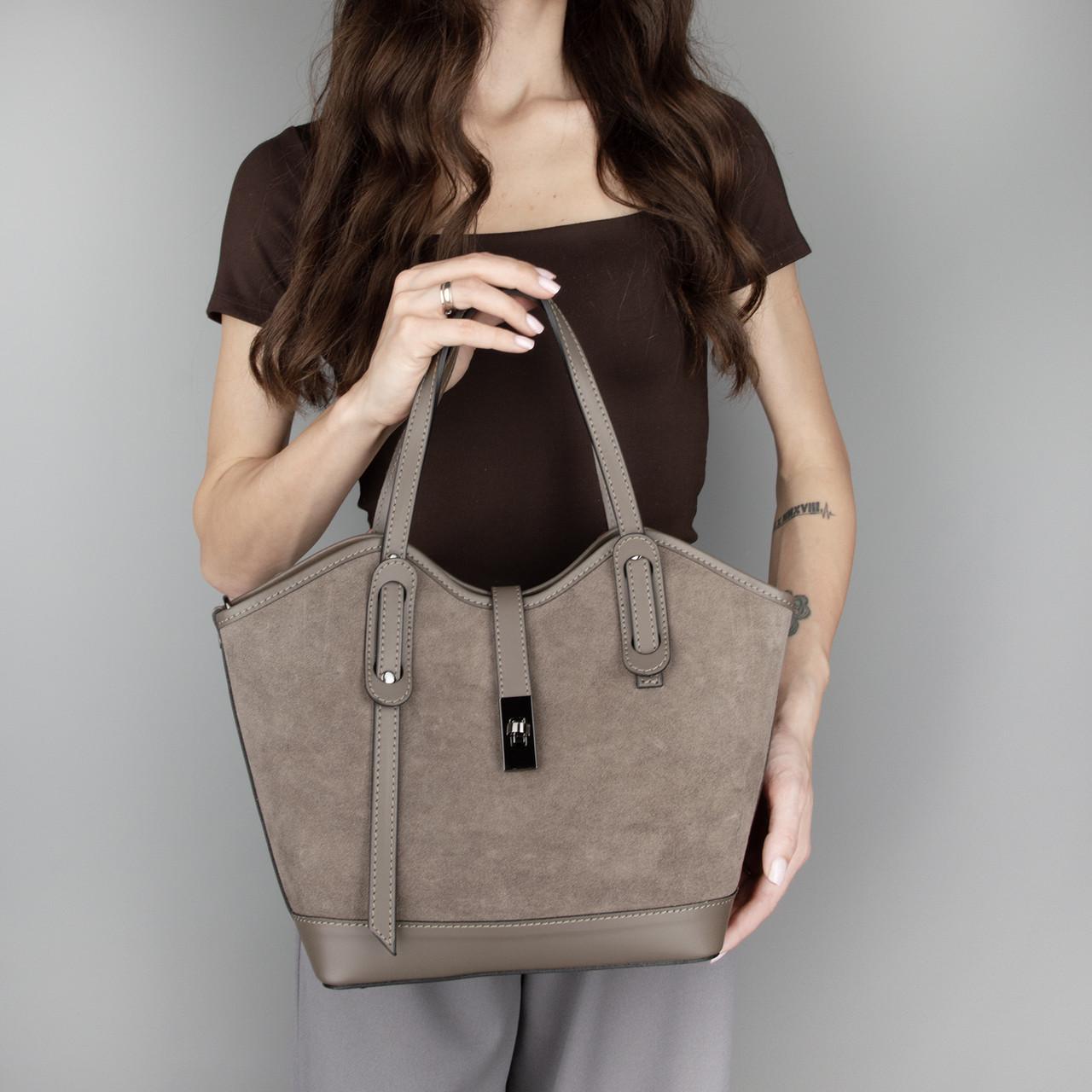 Сумка жіноча замшева Virginia Conti 04054 з червоною підкладкою Темний тауп (2765517191) - фото 2 Сумка жіноча замшева Virginia Conti 04054 з червоною підкладкою Темний тауп (2765517191) - фото 2