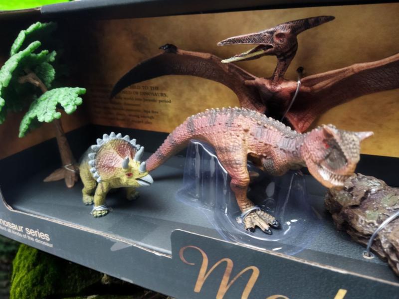 Игровой набор Zhongjlieming Toys Динозавры триасового периода с дикорациями 7 элементов (F_Q9899 Q 3/3) - фото 4 Игровой набор Zhongjlieming Toys Динозавры триасового периода с дикорациями 7 элементов (F_Q9899 Q 3/3) - фото 4