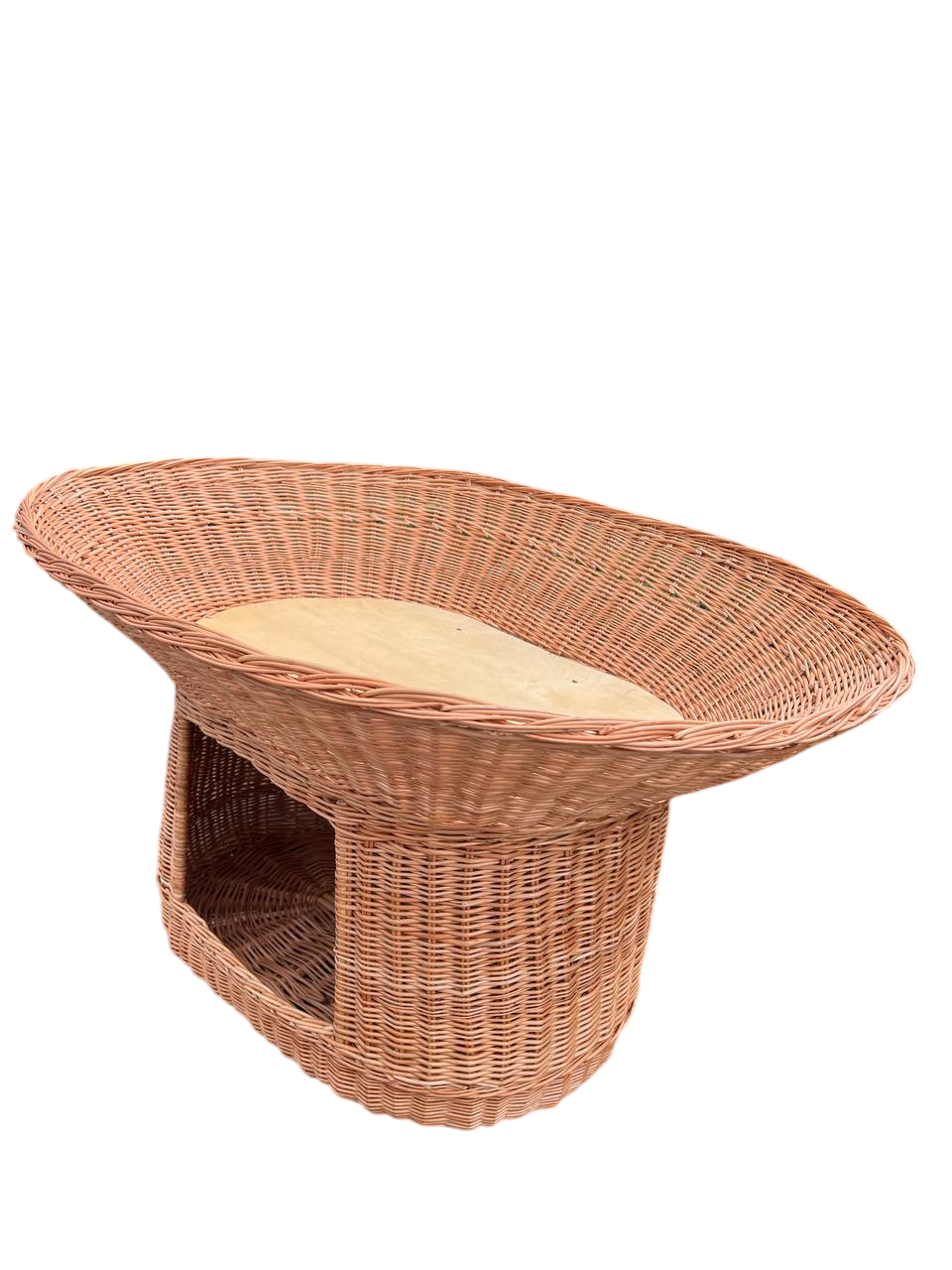 Домик-лежак для животных плетеный из лозы Домик-лежак для животных плетеный из лозы