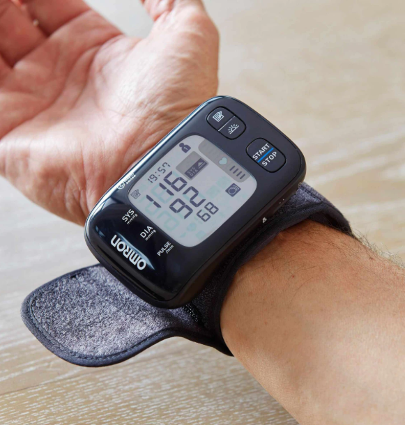 Тонометр на зап'ястя Omron RS7 Intelli IT (6137) - фото 3 Тонометр на зап'ястя Omron RS7 Intelli IT (6137) - фото 3