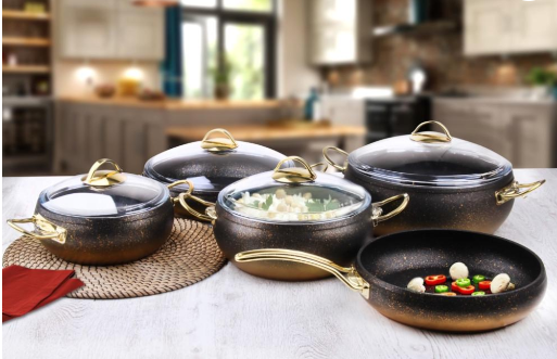 Набір посуду OMS з сотейником та сковорідкою з антипригарним покриттям для індукціі 9 пр. Чорно-золотий (3024-ind-gold) - фото 8 Набір посуду OMS з сотейником та сковорідкою з антипригарним покриттям для індукціі 9 пр. Чорно-золотий (3024-ind-gold) - фото 8