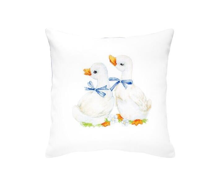 Набор для вышивания крестиком подушки Luca-S PB160 (23310)