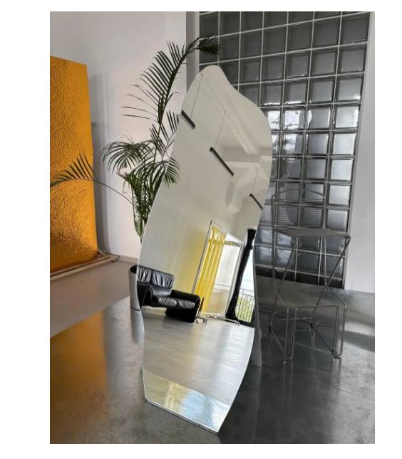 Напольное зеркало KR криволинейное на ножке 1700х700 мм Черный (29452120) Напольное зеркало KR криволинейное на ножке 1700х700 мм Черный (29452120)