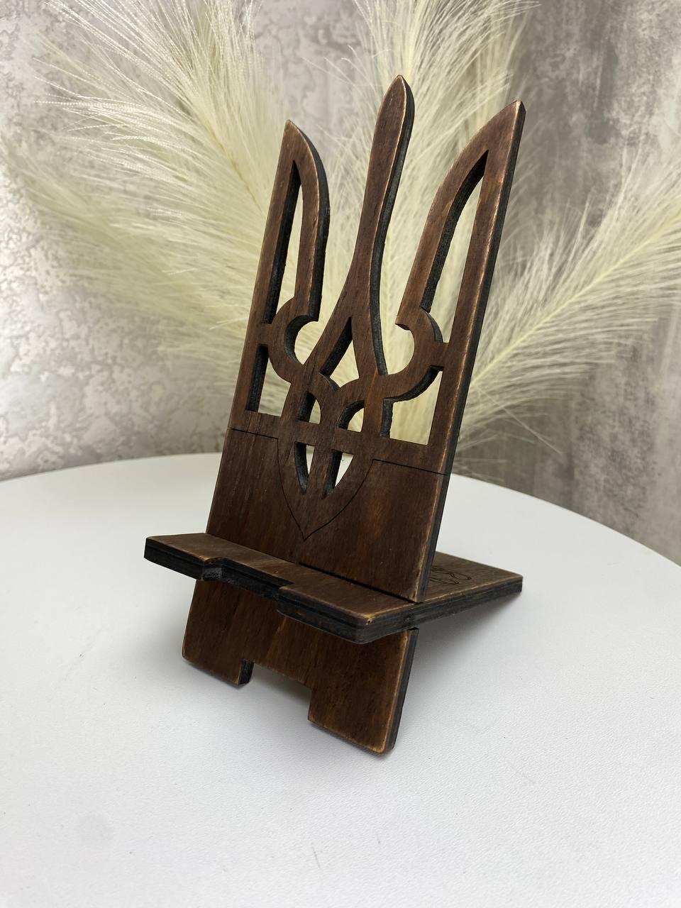 Підставка для телефону настільна Герб з фанери (21051510) - фото 11 Підставка для телефону настільна Герб з фанери (21051510) - фото 11