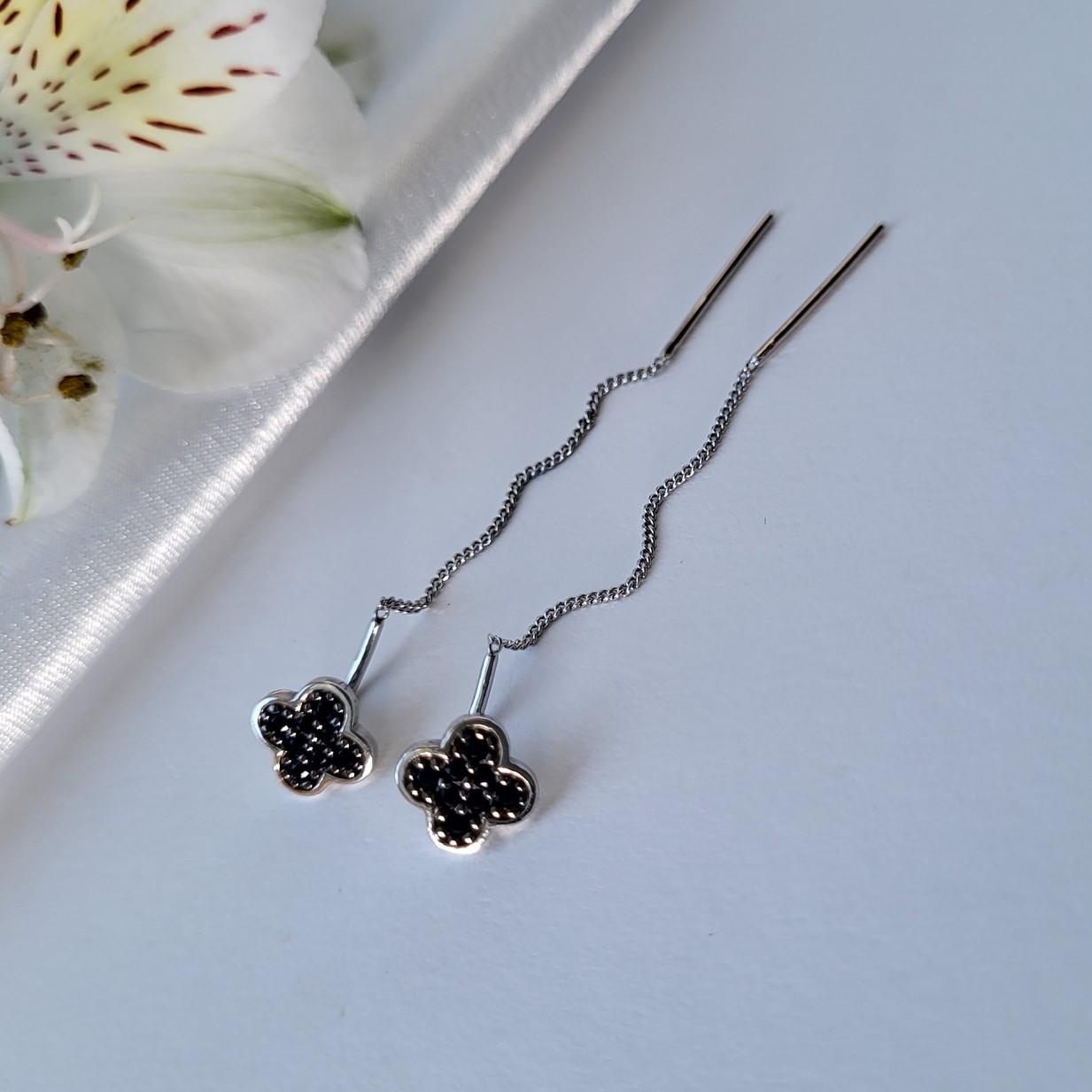 Сережки Конюшина з чорним камінням зі срібла вкрите родієм 925 проба 1,71 г (462ф2)