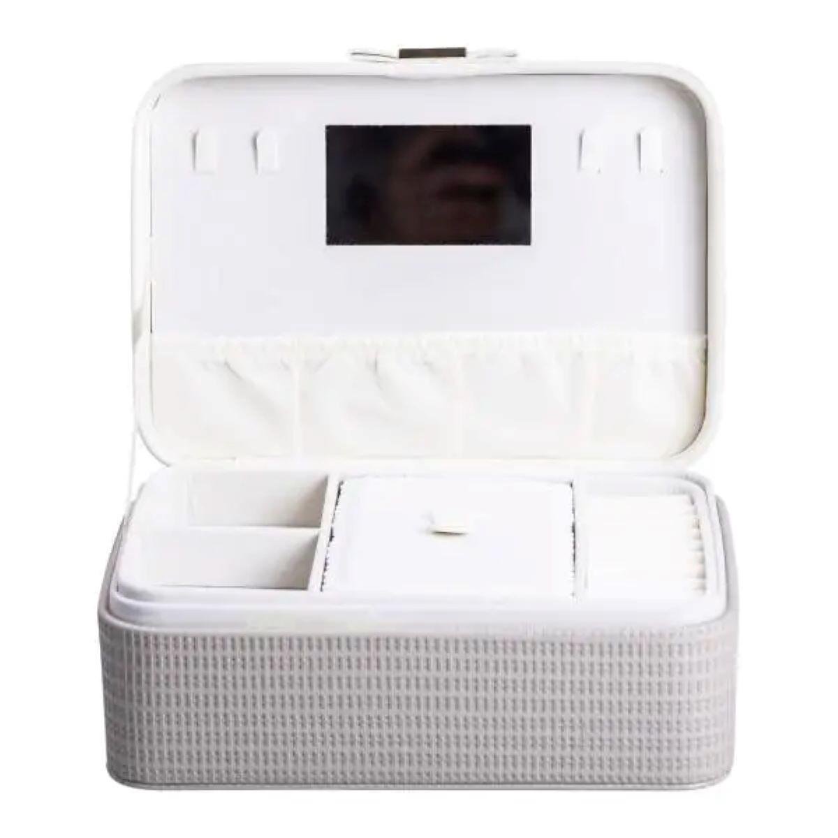 Шкатулка для украшений из эко кожи 24,5x17x10 см (6729) Шкатулка для украшений из эко кожи 24,5x17x10 см (6729)