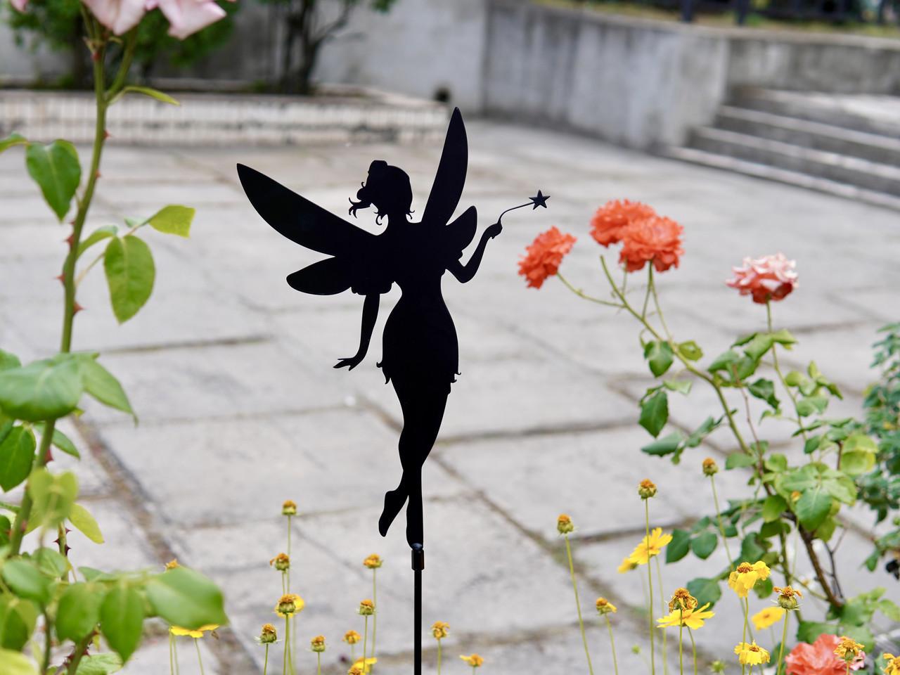 Садовая фигура Очаровательный эльф металлический для сада/подворья/клумбы (DCR060) - фото 4 Садовая фигура Очаровательный эльф металлический для сада/подворья/клумбы (DCR060) - фото 4