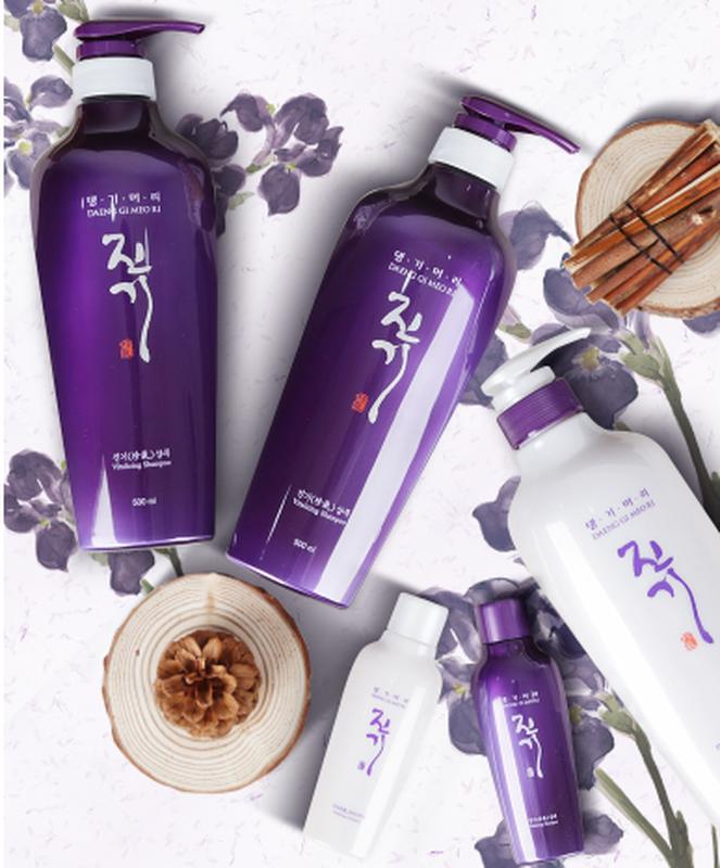 Набор восстановительный Шампунь/Кондиционер от выпадения волос Daeng Gi Meo Ri Vitalizing 300/300 мл - фото 2 Набор восстановительный Шампунь/Кондиционер от выпадения волос Daeng Gi Meo Ri Vitalizing 300/300 мл - фото 2