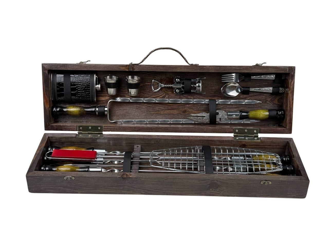 Набор для пикника GrillMaster Лесник с решеткой двойным шампуром/столовым набором 23 пр. Коричневый (10-164-KS-7702)